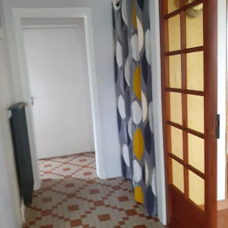 Maison De La Deveze Holiday home Mourjou