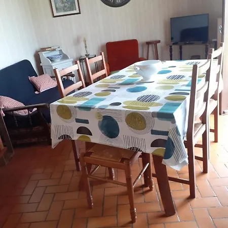 Maison De La Deveze Mourjou